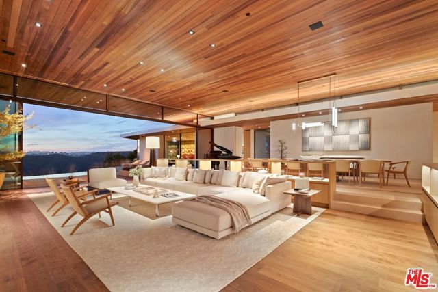 1675 Carla, Beverly Hills, CA 90210