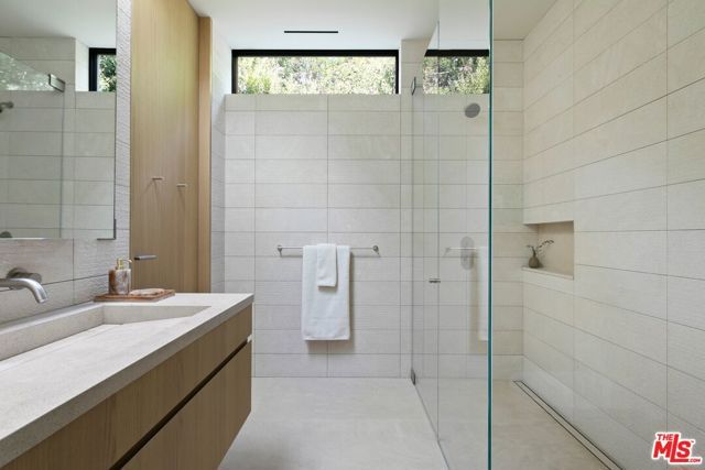 1675 Carla, Beverly Hills, CA 90210