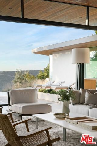 1675 Carla, Beverly Hills, CA 90210