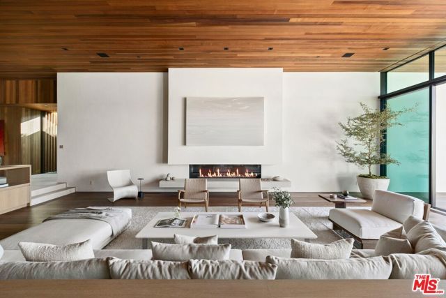 1675 Carla, Beverly Hills, CA 90210