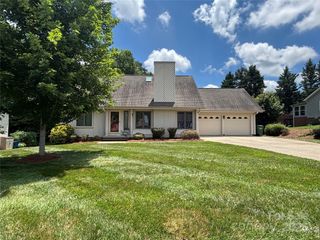 2420 24th Avenue NE, Hickory, NC 28601