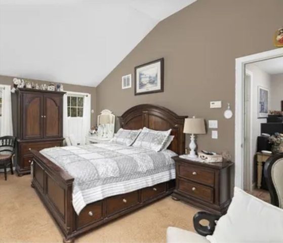 560 Allen Ave, North Attleboro, MA 02760