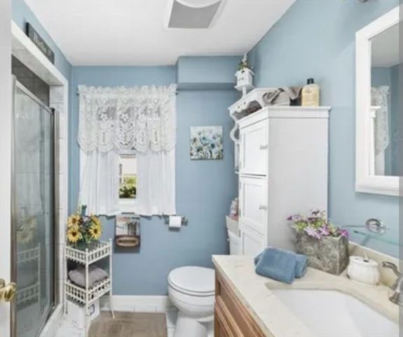560 Allen Ave, North Attleboro, MA 02760