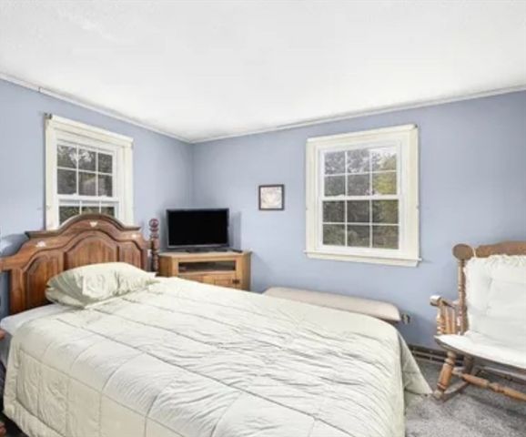 560 Allen Ave, North Attleboro, MA 02760