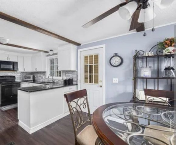 560 Allen Ave, North Attleboro, MA 02760