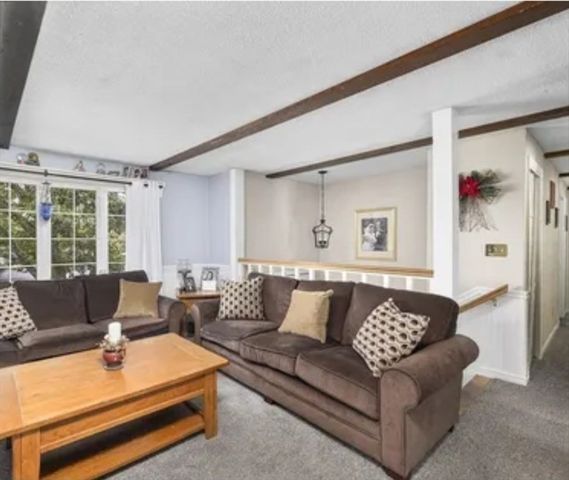 560 Allen Ave, North Attleboro, MA 02760