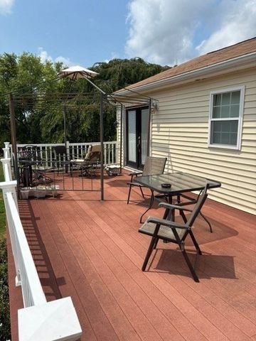 560 Allen Ave, North Attleboro, MA 02760