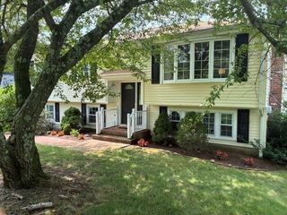 560 Allen Ave, North Attleboro, MA 02760