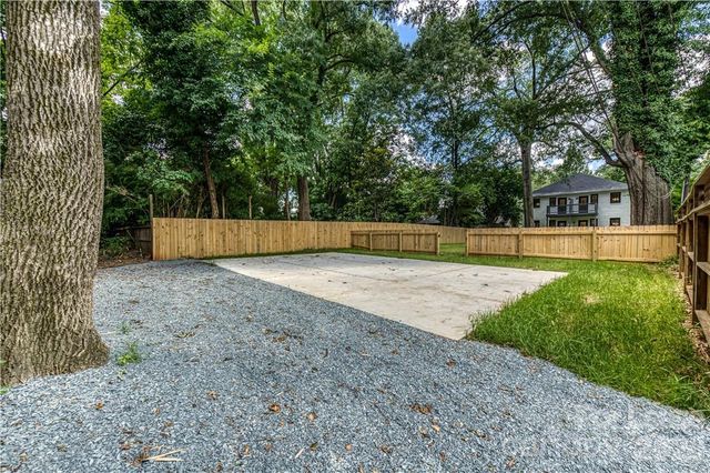 616 Oakland Avenue D, Charlotte, NC 28204