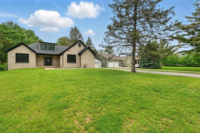 3026 Jackson Drive, Arlington Heights, IL 60004