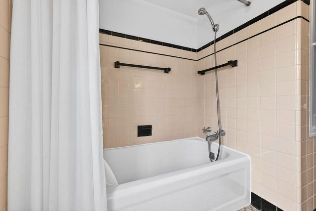 211 N 88th STREET, Wauwatosa, WI 53226