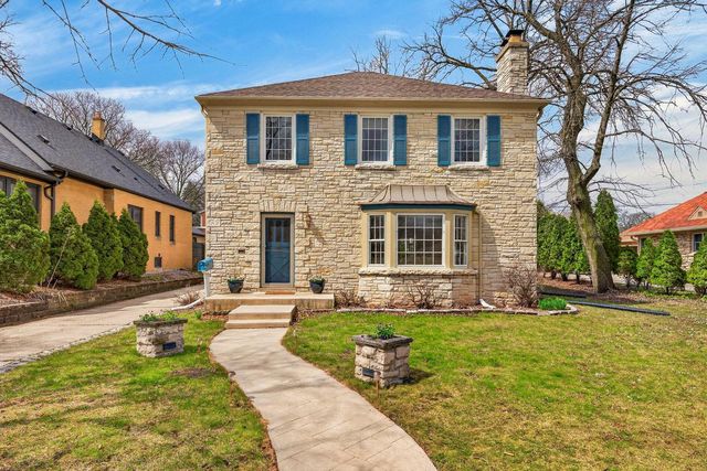 211 N 88th STREET, Wauwatosa, WI 53226