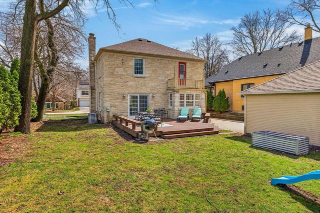 211 N 88th STREET, Wauwatosa, WI 53226