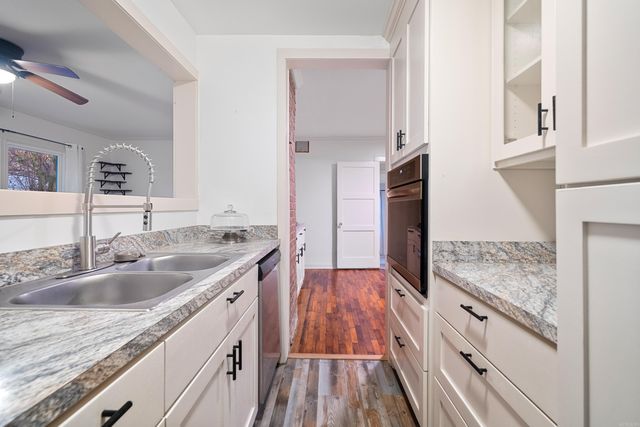 907 Garland Ave Avenue, Hot Springs, AR 71913