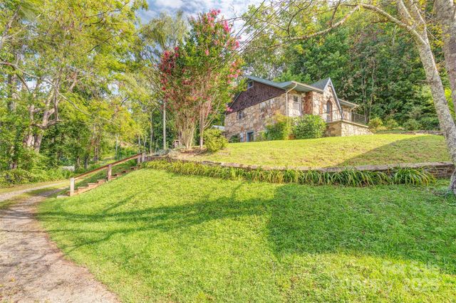 9 Koenig Way, Asheville, NC 28804