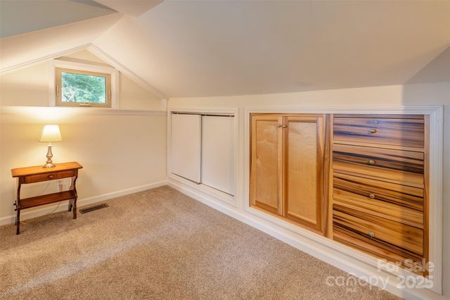 9 Koenig Way, Asheville, NC 28804