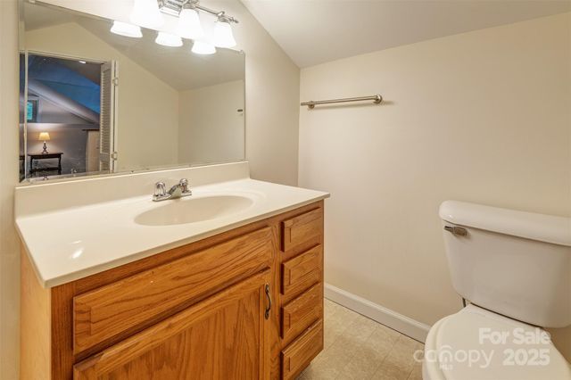 9 Koenig Way, Asheville, NC 28804