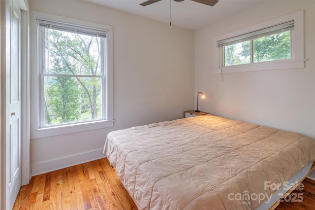 9 Koenig Way, Asheville, NC 28804