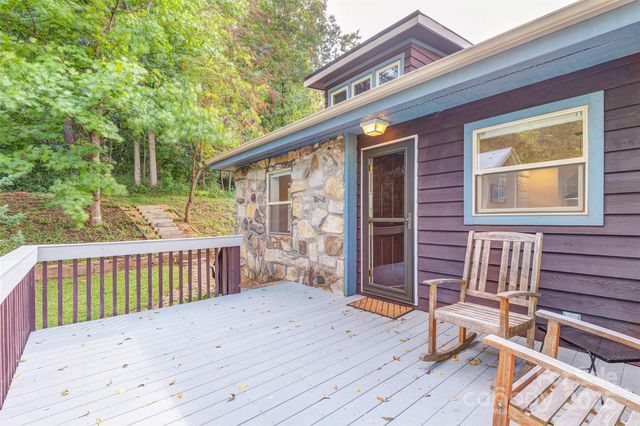 9 Koenig Way, Asheville, NC 28804