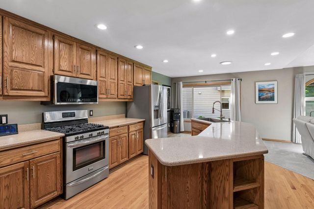35 Marcin Hill, Burnsville, MN 55337