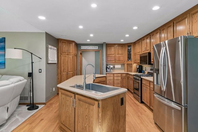 35 Marcin Hill, Burnsville, MN 55337
