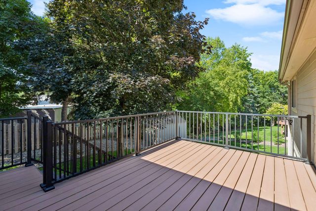 35 Marcin Hill, Burnsville, MN 55337