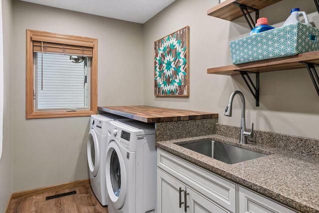 35 Marcin Hill, Burnsville, MN 55337