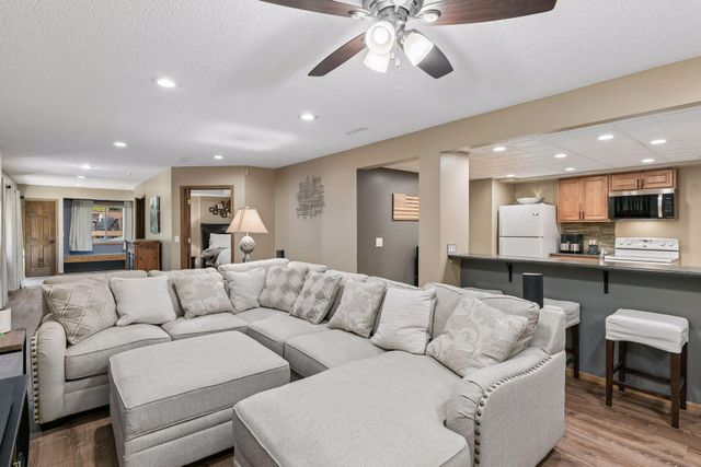 35 Marcin Hill, Burnsville, MN 55337