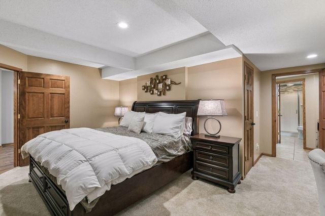 35 Marcin Hill, Burnsville, MN 55337