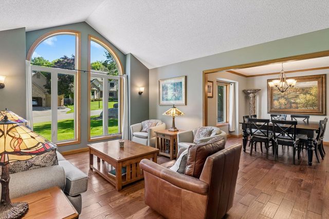 35 Marcin Hill, Burnsville, MN 55337