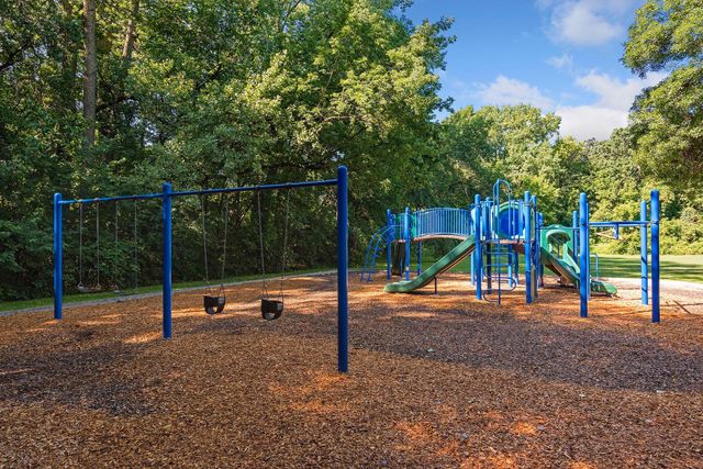 35 Marcin Hill, Burnsville, MN 55337