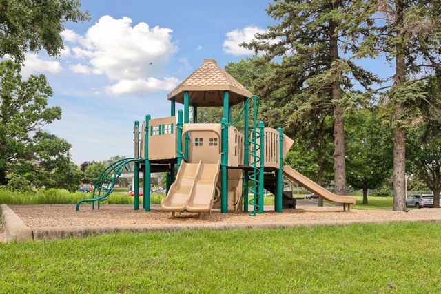 35 Marcin Hill, Burnsville, MN 55337