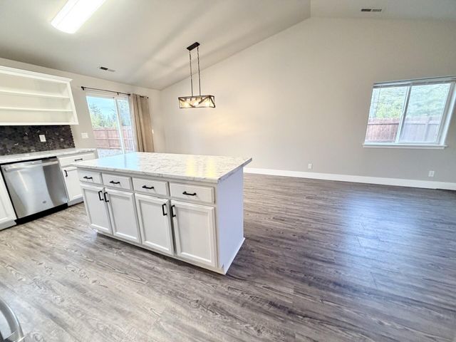 16698 Wyatt Drive, La Pine, OR 97739