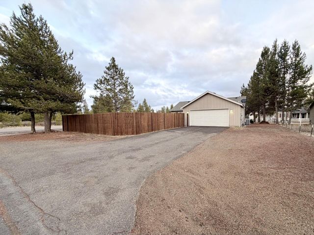 16698 Wyatt Drive, La Pine, OR 97739