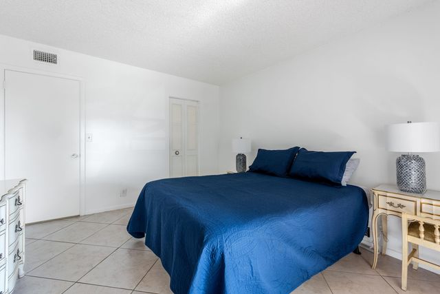 2615 Garden Drive N 307, Lake Worth, FL 33461