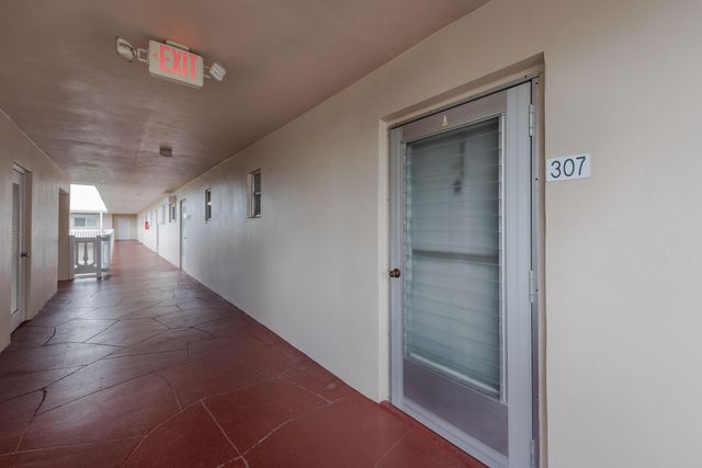2615 Garden Drive N 307, Lake Worth, FL 33461