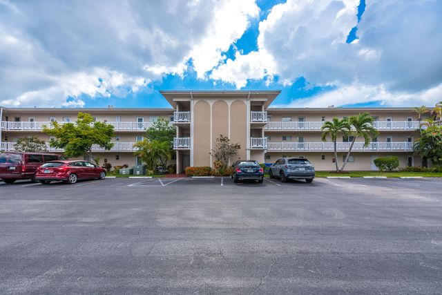 2615 Garden Drive N 307, Lake Worth, FL 33461