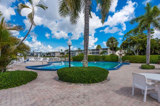 2615 Garden Drive N 307, Lake Worth, FL 33461