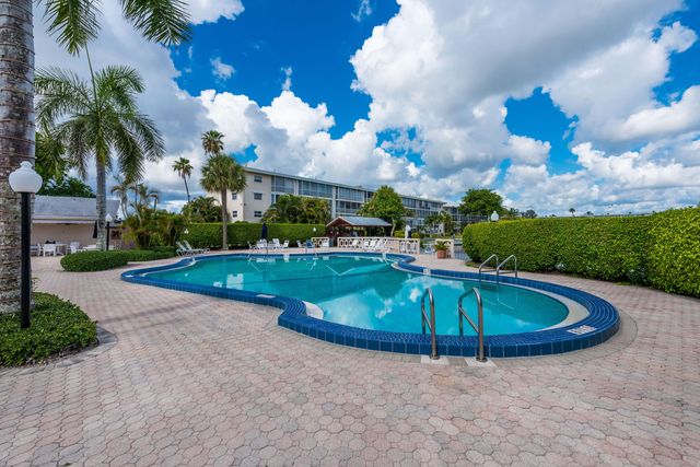 2615 Garden Drive N 307, Lake Worth, FL 33461