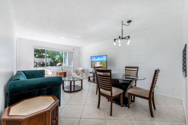 2615 Garden Drive N 307, Lake Worth, FL 33461