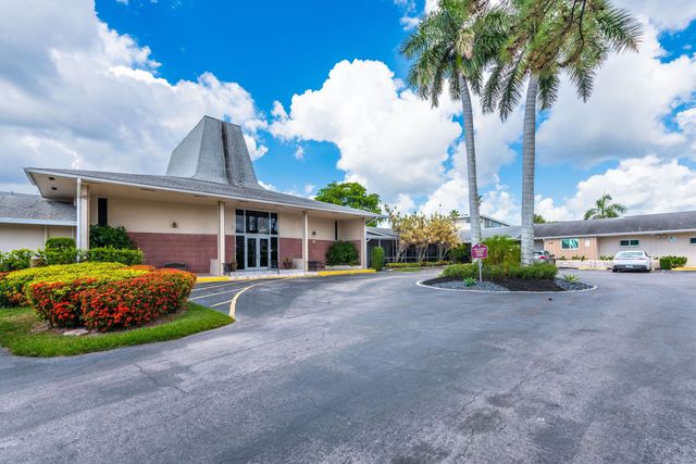 2615 Garden Drive N 307, Lake Worth, FL 33461