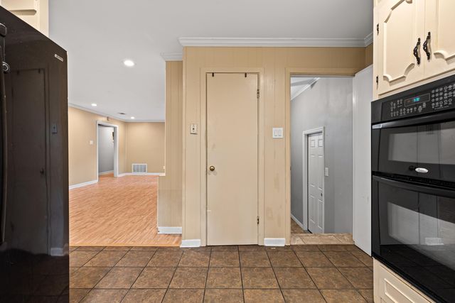 1100 Gardenia Ln., Longview, TX 75601