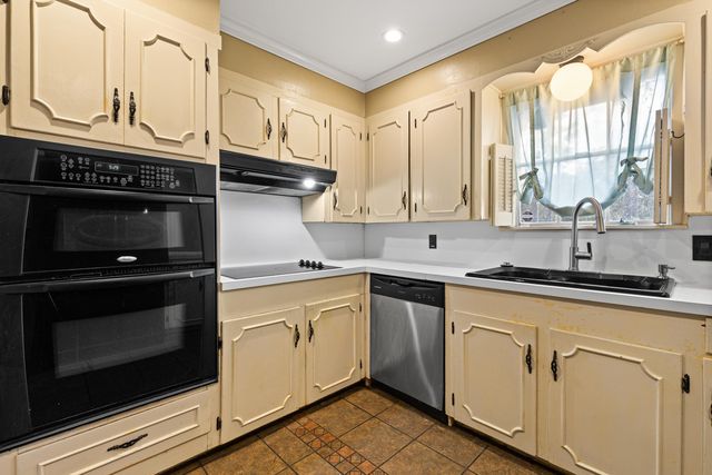 1100 Gardenia Ln., Longview, TX 75601