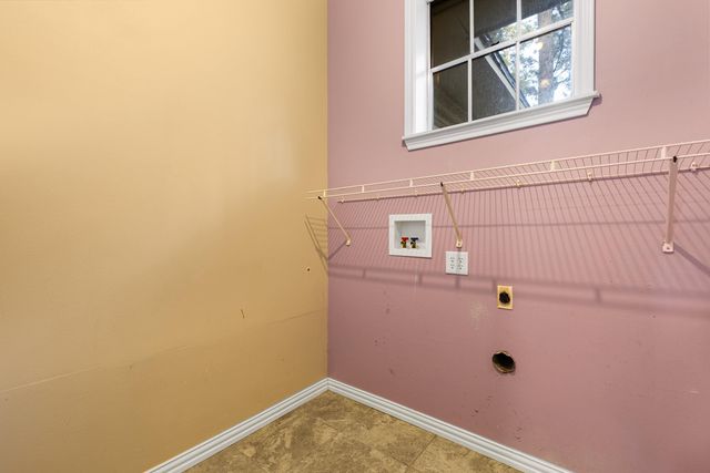 1100 Gardenia Ln., Longview, TX 75601