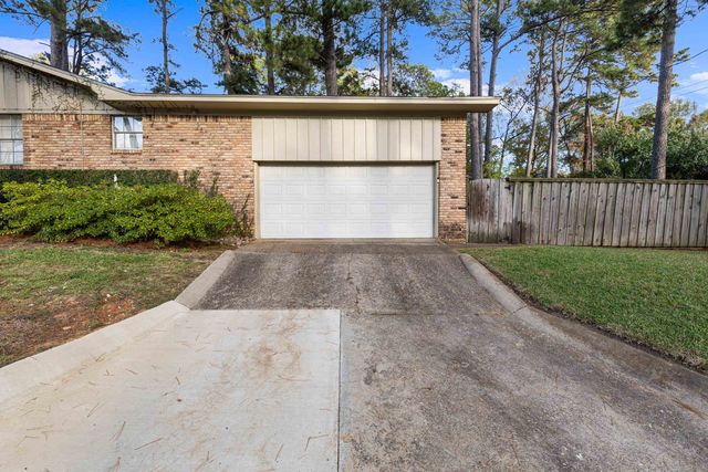 1100 Gardenia Ln., Longview, TX 75601