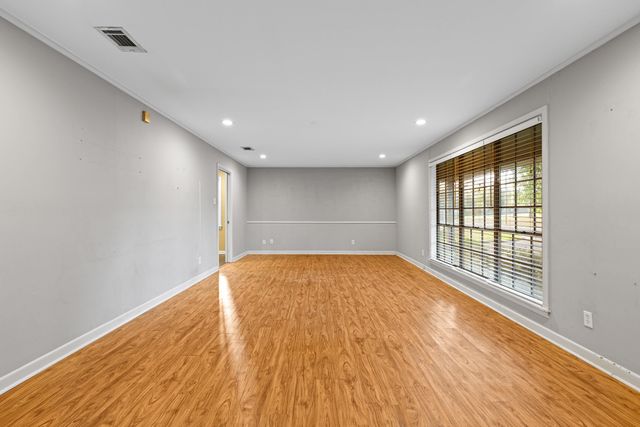 1100 Gardenia Ln., Longview, TX 75601