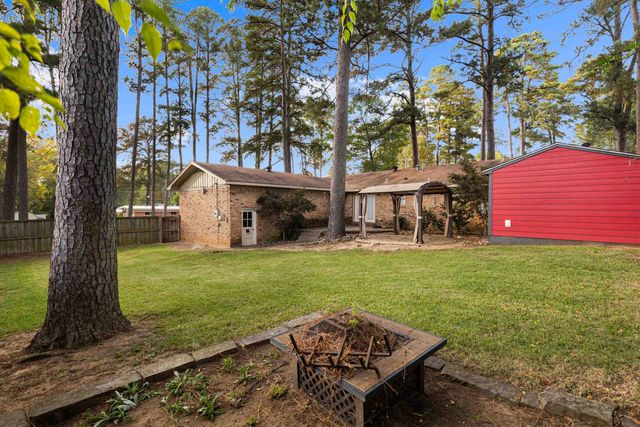 1100 Gardenia Ln., Longview, TX 75601