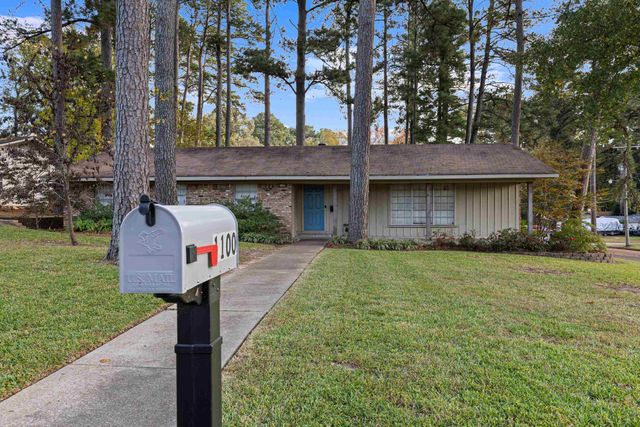 1100 Gardenia Ln., Longview, TX 75601