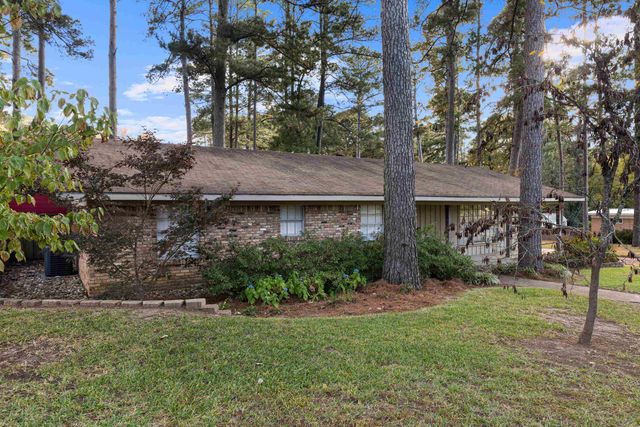 1100 Gardenia Ln., Longview, TX 75601