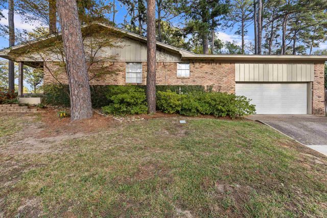 1100 Gardenia Ln., Longview, TX 75601